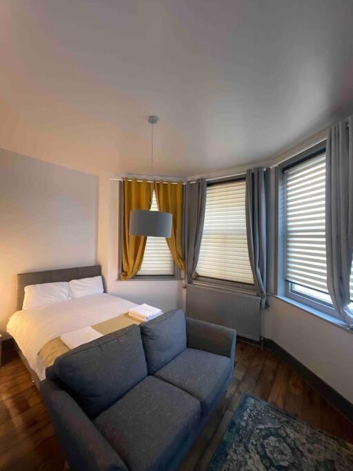 Apartament 1 Comfortable Studio Okręg wyborczy Hove Zewnętrze zdjęcie