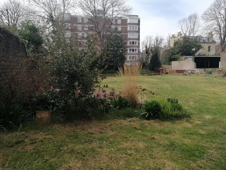 Apartament 1 Comfortable Studio Okręg wyborczy Hove Zewnętrze zdjęcie