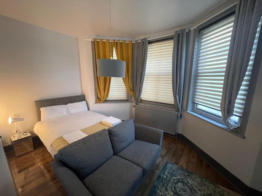 Apartament 1 Comfortable Studio Okręg wyborczy Hove Zewnętrze zdjęcie