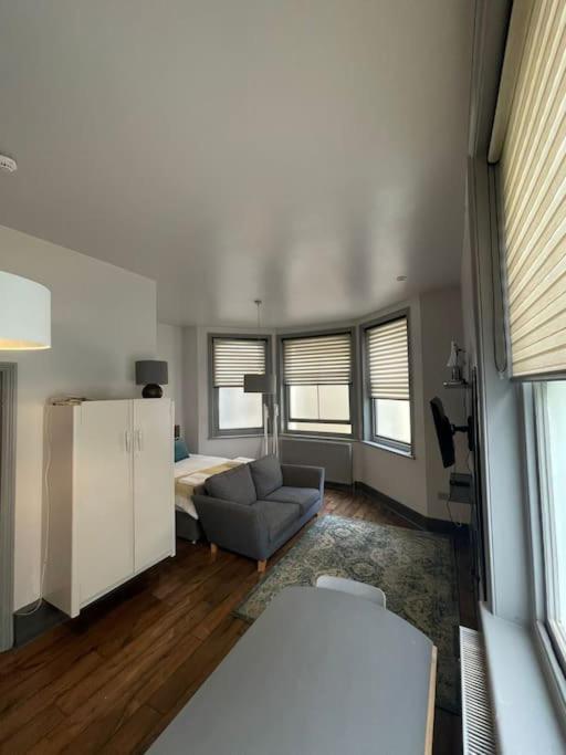 Apartament 1 Comfortable Studio Okręg wyborczy Hove Zewnętrze zdjęcie