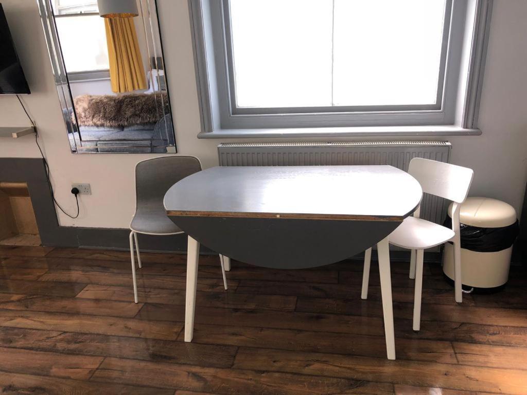 Apartament 1 Comfortable Studio Okręg wyborczy Hove Zewnętrze zdjęcie